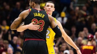  真蓝黑亚特兰大攻势如潮，半场三球奠定胜局基础