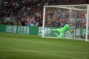  特里皮尔精准任意球绝杀伯恩茅斯  