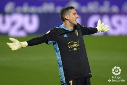  沃尔夫斯堡定位球战术奏效，头球制胜拿下关键分  