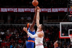  布伦森关键罚球尼克斯客场险胜步行者