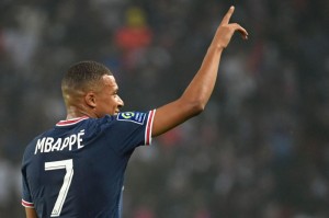  梅西助攻戴帽，巴黎大胜斯特拉斯堡  