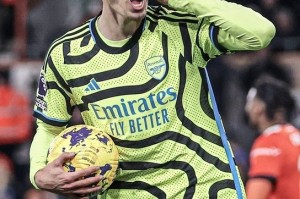  阿森纳三球完胜布伦特福德，哈弗茨传射  