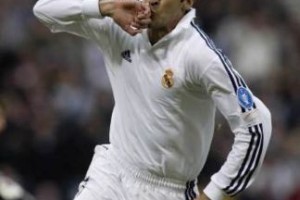  沙尔克04财政危机影响引援计划  