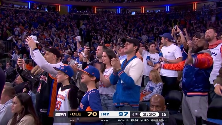  尼克斯锁定季后赛席位，纽约沸腾庆贺