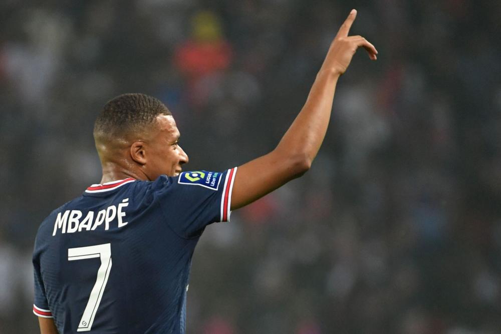  梅西助攻戴帽，巴黎大胜斯特拉斯堡  