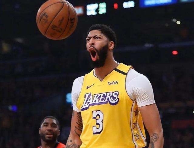  曼城遭遇黑色五分钟 连丢两球负于利兹联  